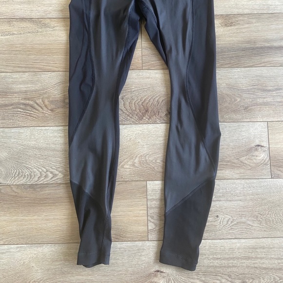 Lululemon legging with ribbing - Picture 5 of 5